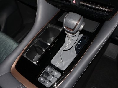 صورة 14 لـ 2025 Toyota ALPHARD