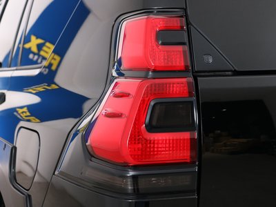 2025 Toyota LAND CRUISER PRADO thumbnail 39