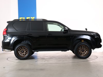 2025 Toyota LAND CRUISER PRADO photo 13