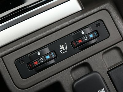 2025 Toyota LAND CRUISER PRADO thumbnail 73