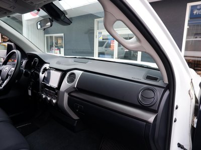 2018 Toyota TUNDRA thumbnail 48