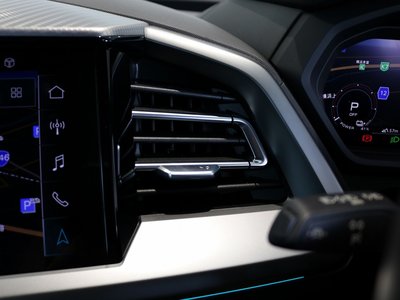 2025 AUDI Q4 SPORTBACK E-TRON — фото 33