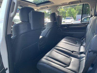 2017 Lexus LX — фото 41