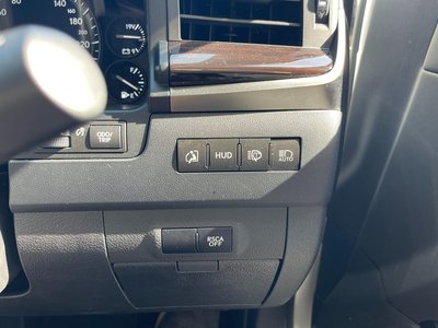 2017 Lexus LX — фото 28