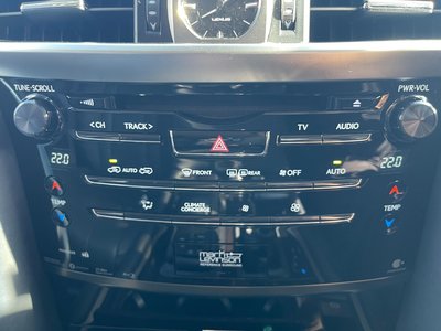 2017 Lexus LX — фото 24