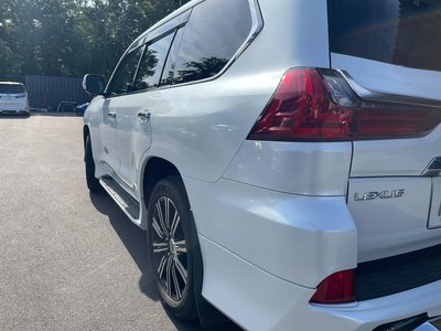 2017 Lexus LX — фото 13