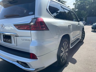 2017 Lexus LX — фото 14