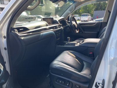 2017 Lexus LX — фото 35