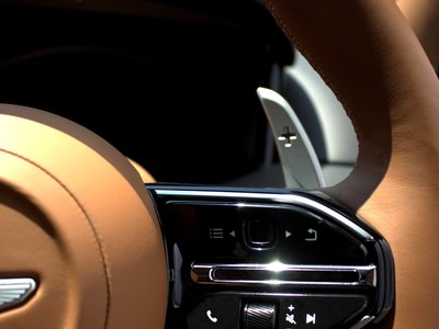 2026 Aston Martin DB12 — фото 13