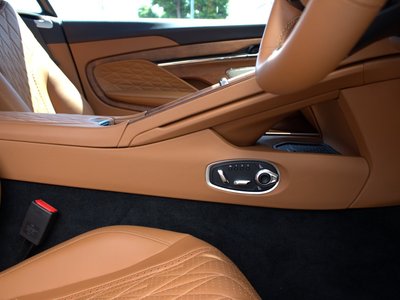 2026 Aston Martin DB12 缩略图 19