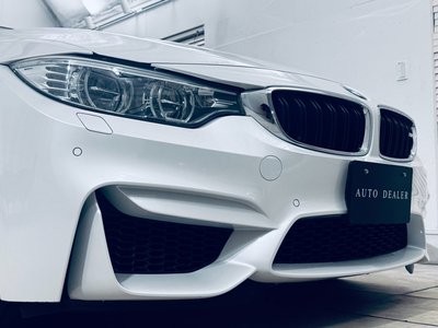 صورة 31 لـ 2015 BMW M4 COUPE