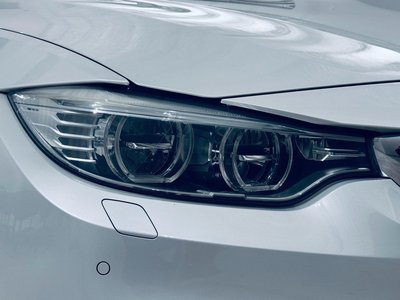 صورة 28 لـ 2015 BMW M4 COUPE
