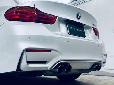 صورة 44 لـ 2015 BMW M4 COUPE