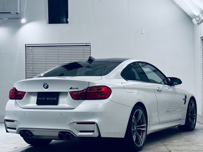 صورة 9 لـ 2015 BMW M4 COUPE
