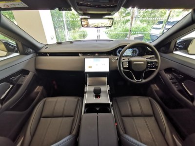 صورة 4 لـ 2025 LAND Rover RANGE ROVER EVOQUE