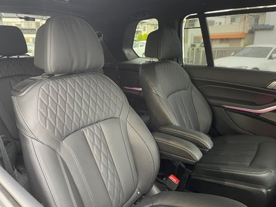 2023 BMW X7 thumbnail 43