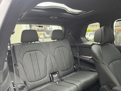 2023 BMW X7 thumbnail 50