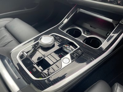 2023 BMW X7 thumbnail 19