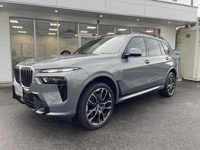 2023 BMW X7 photo 3