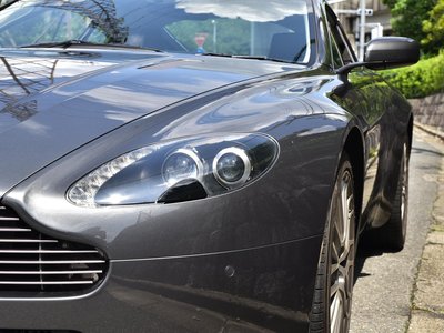 صورة مصغرة 9 لـ 2009 Aston Martin V8