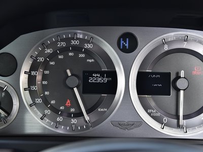صورة مصغرة 29 لـ 2009 Aston Martin V8