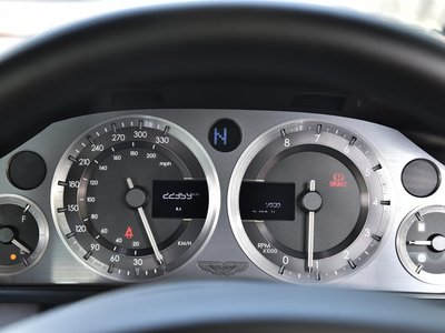 صورة مصغرة 30 لـ 2009 Aston Martin V8