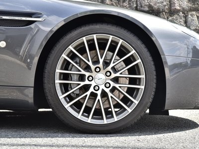 صورة مصغرة 10 لـ 2009 Aston Martin V8