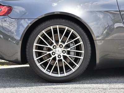 صورة مصغرة 11 لـ 2009 Aston Martin V8