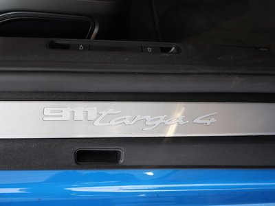 2022 Porsche 911 thumbnail 37