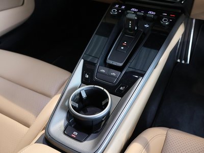 2022 Porsche 911 thumbnail 23