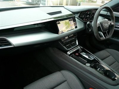 صورة 13 لـ 2023 AUDI E-TRON GT QUATTRO