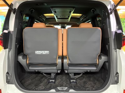 صورة 72 لـ 2025 Toyota VELLFIRE