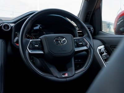 2024 Toyota LAND CRUISER 300 — фото 20