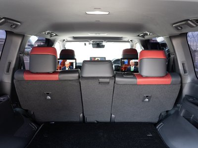 2024 Toyota LAND CRUISER 300 — фото 24