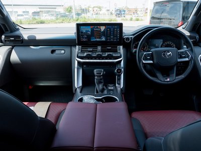 2024 Toyota LAND CRUISER 300 — фото 19