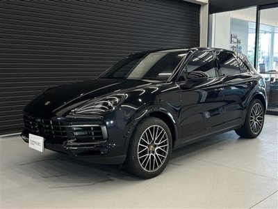 2019 Porsche CAYENNE photo 2