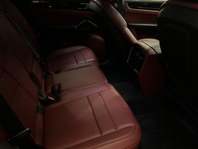 2019 Porsche CAYENNE thumbnail 24