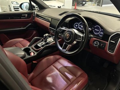 2019 Porsche CAYENNE photo 13