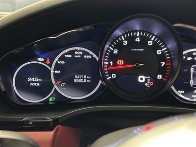 2019 Porsche CAYENNE thumbnail 17