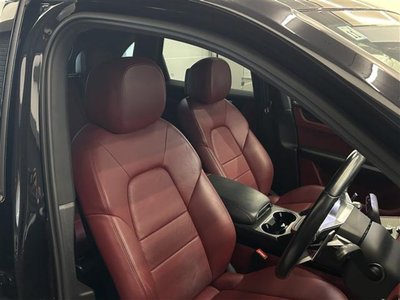 2019 Porsche CAYENNE photo 14
