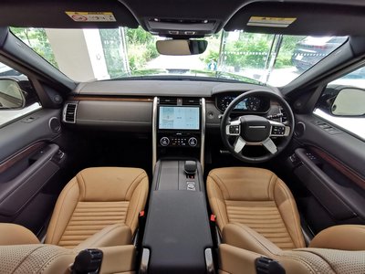 2024 LAND Rover DISCOVERY photo 4