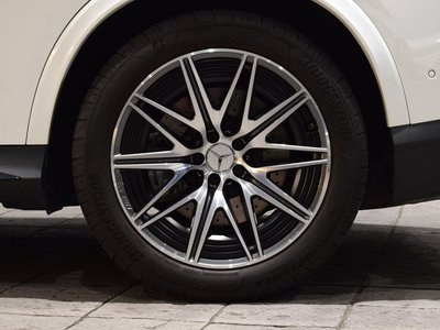 صورة 14 لـ 2024 Mercedes-BENZ GLC AMG