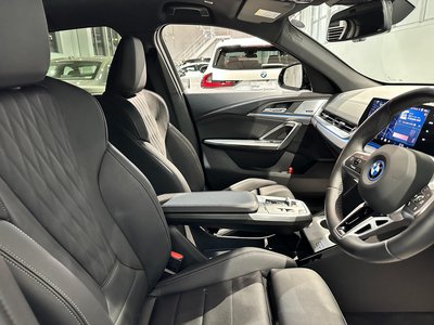 2025 BMW IX2 thumbnail 24