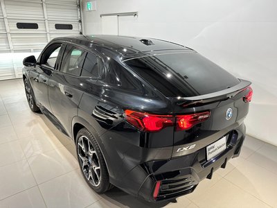 2025 BMW IX2 thumbnail 17