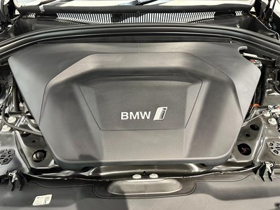 2025 BMW IX2 thumbnail 38