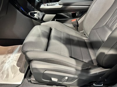 2025 BMW IX2 photo 12