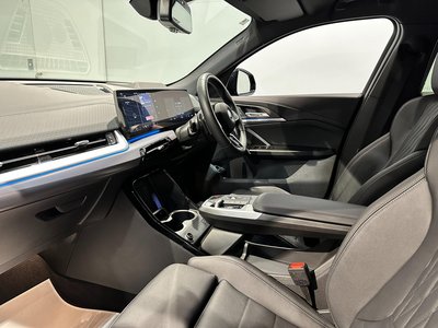 2025 BMW IX2 photo 4