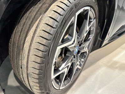 2025 BMW IX2 thumbnail 41
