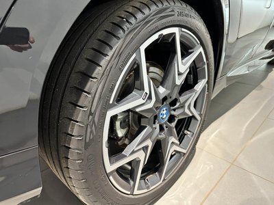 2025 BMW IX2 thumbnail 44