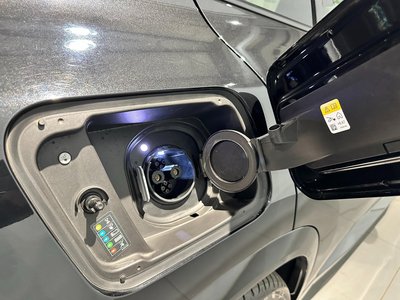 2025 BMW IX2 photo 10